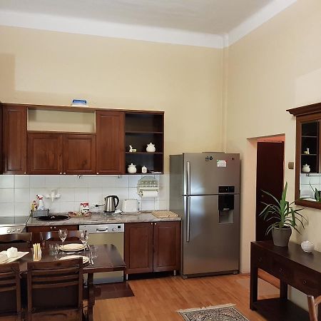 Classic Style Apartment Белград Экстерьер фото