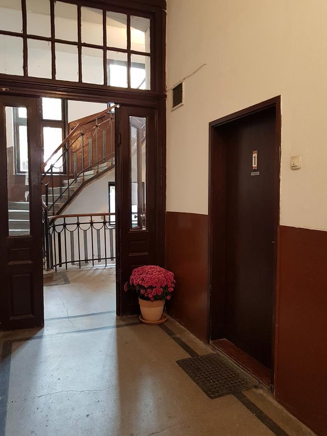 Classic Style Apartment Белград Экстерьер фото